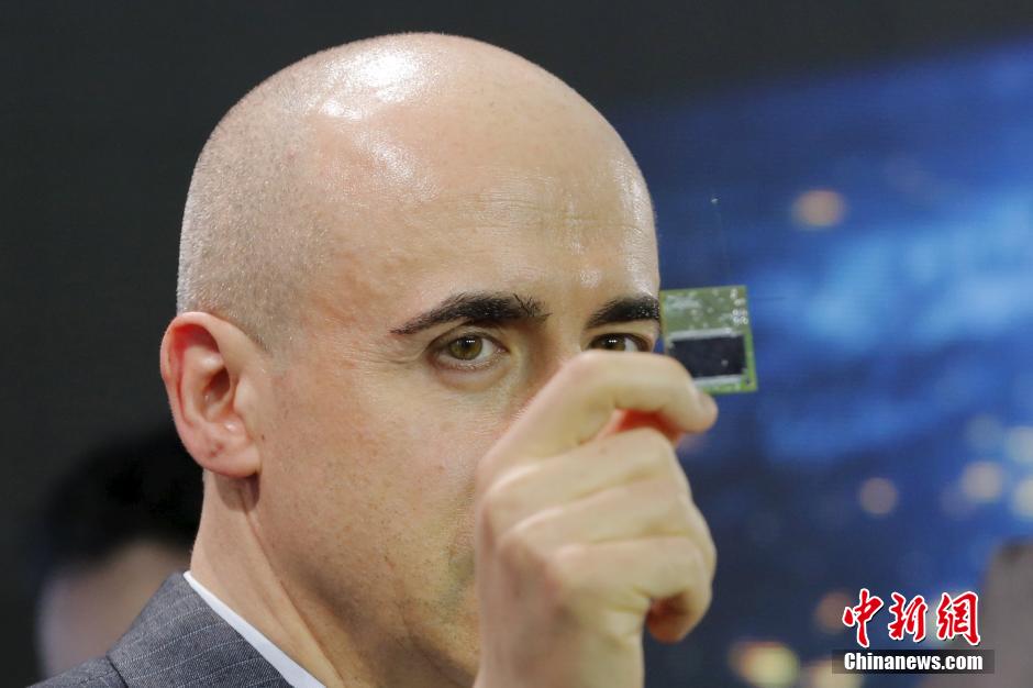 霍金宣布启动&ldquo;突破摄星&rdquo;项目 探索半人马座