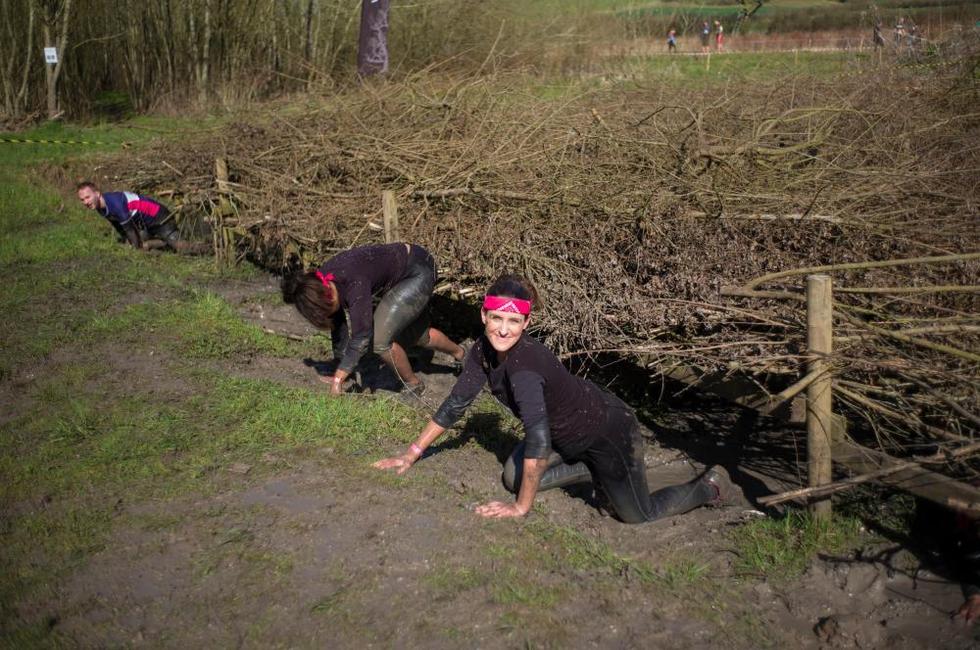 8500人野外&ldquo;狼奔&rdquo; 趟泥潭过长坡游冰水