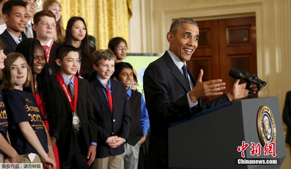 白宫科学展举行 奥巴马吹泡泡充满童趣