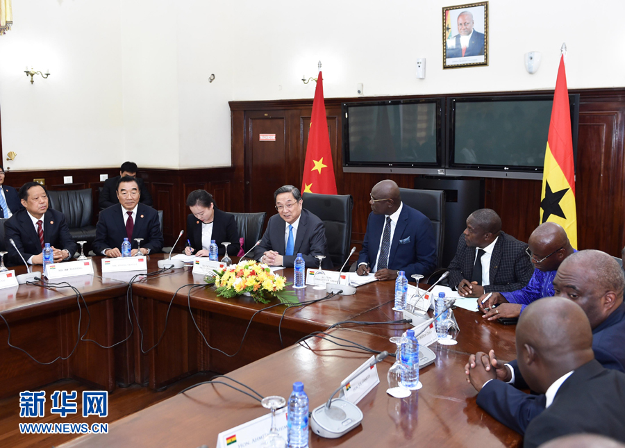 4月18日,正在加纳进行正式友好访问的全国政协主席俞正声在阿克拉同加纳议会议长阿伽霍举行会谈。 新华社记者高洁摄 4月18日,正在加纳进行正式友好访问的全国政协主席俞正声在阿克拉同加纳议会议长阿伽霍举行会谈。 新华社记者高洁摄