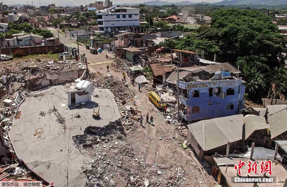 航拍厄瓜多尔地震灾区