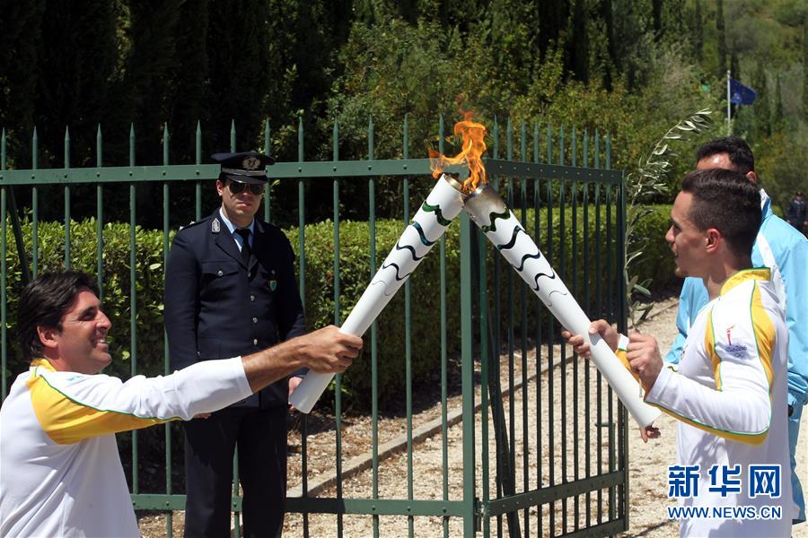 （里约奥运会）（13）奥运圣火顺利点燃 火炬传递拉开帷幕