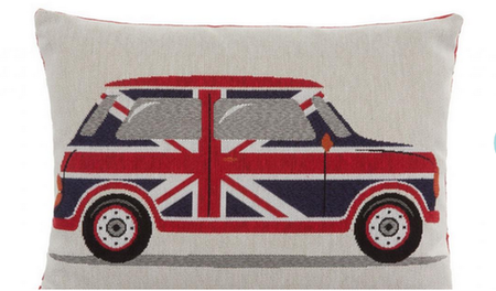 晒照办展推新邮票 英国女王九十岁生日怎么过?