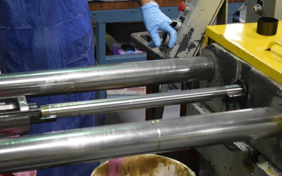 军迷探访FN北美枪厂 制造工艺很精湛(组图)