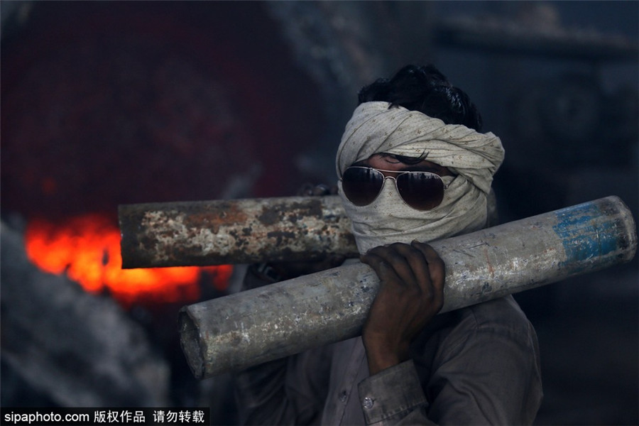 五一国际劳动节:揭秘各国工人的艰辛生活(组图