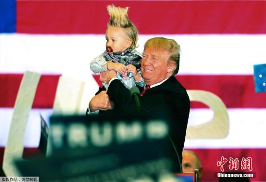 当地时间3月4日，美国共和党总统候选人特朗普在路易斯安那州新奥尔良参加竞选集会。