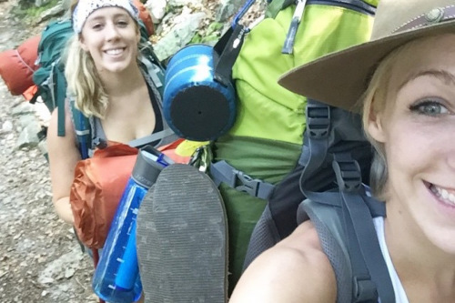 死里逃生：美国一对姐妹被雷电击中奇迹生还（图）