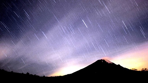 宝瓶座流星雨来喽!极大时北半球每小时可观10颗