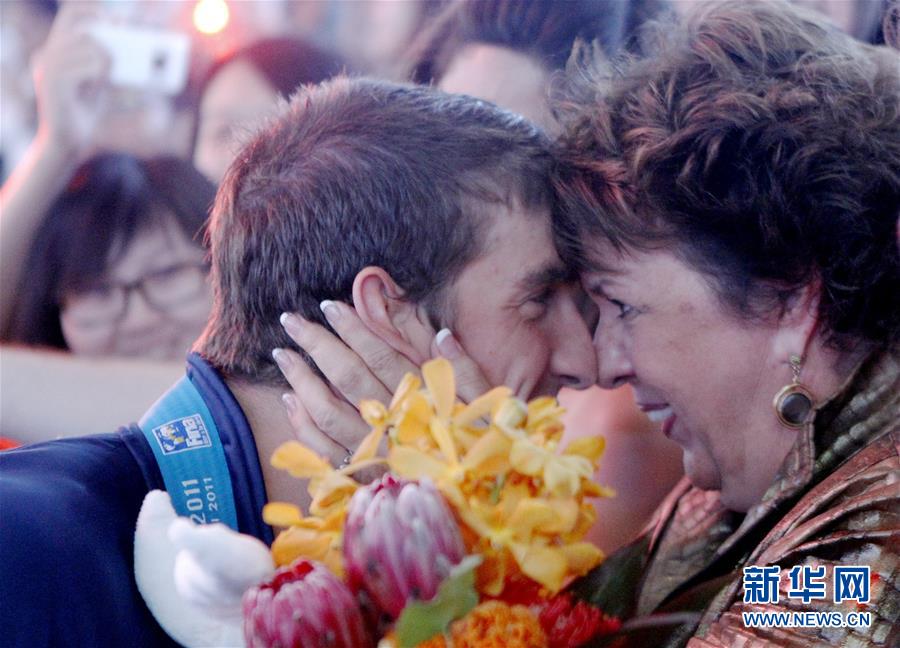 （体育&middot;专题）（11）体坛巨星与妈妈的一抹温情