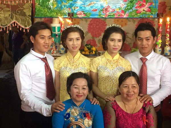 越南双胞胎兄弟娶双胞胎姐妹 称不会认错另一半