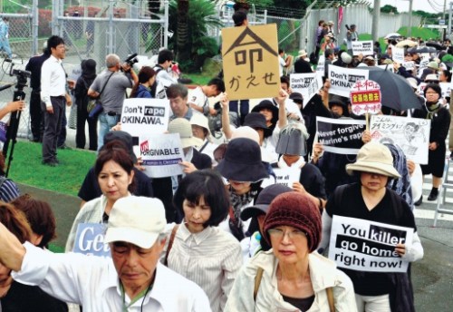 冲绳弃尸案引民愤 安倍&ldquo;低姿态&rdquo;处理难平波澜