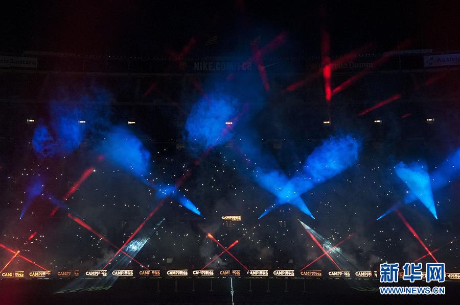 （体育）（9）足球&mdash;&mdash;巴萨庆祝加冕双冠王