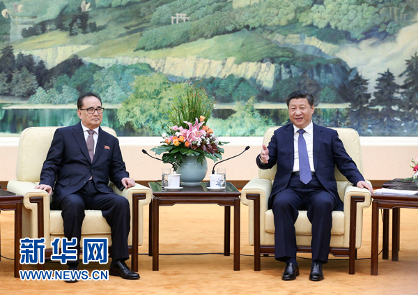 6月1日,中共中央总书记、国家主席习近平在北京会见朝鲜劳动党中央政治局委员、中央副委员长、国际部部长李洙墉率领的朝鲜劳动党代表团。新华社记者 庞兴雷 摄 6月1日,中共中央总书记、国家主席习近平在北京会见朝鲜劳动党中央政治局委员、中央副委员长、国际部部长李洙墉率领的朝鲜劳动党代表团。新华社记者 庞兴雷 摄