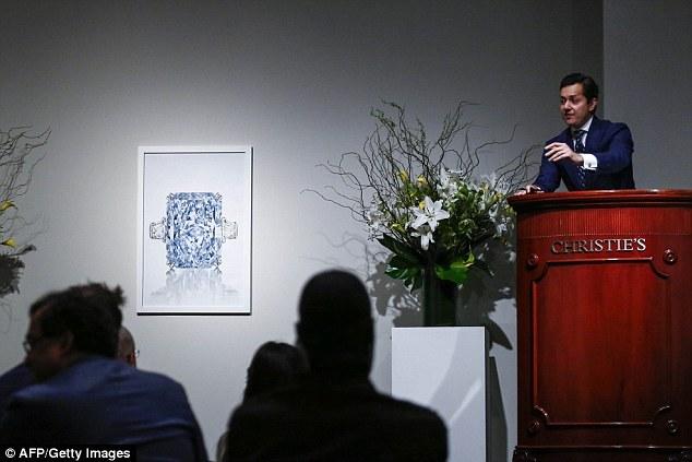 世界最大浓彩蓝钻拍卖 盘点钻石家族的世界之最