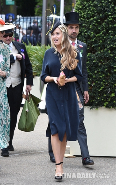 全世界最奢华的赛事又被奇葩&ldquo;帽子&rdquo;抢戏了 没想到你是这样的英国