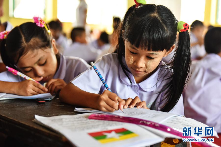（国际）（1）泰国沙没沙空：寺庙中的缅甸劳工子女学校