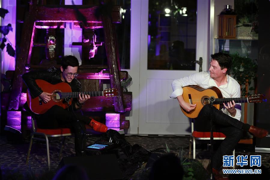 德尔蒙多咖啡馆献艺莱茵高音乐节(高清组图