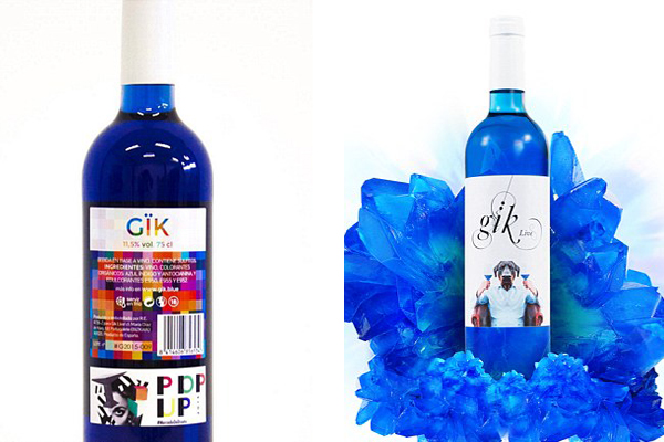 城会玩！西班牙青年创造出蓝色葡萄酒