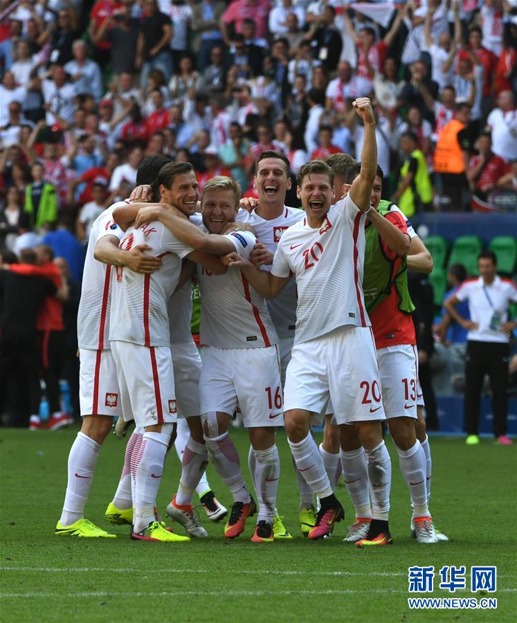 （欧锦赛）（5）足球&mdash;&mdash;八分之一决赛：波兰胜瑞士