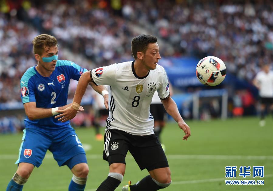 （欧锦赛）（2）足球&mdash;&mdash;八分之一决赛：德国胜斯洛伐克