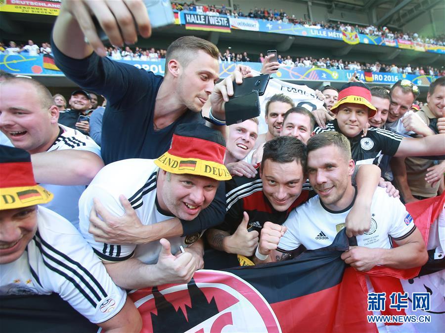 （欧锦赛）（7）足球&mdash;&mdash;八分之一决赛：德国胜斯洛伐克