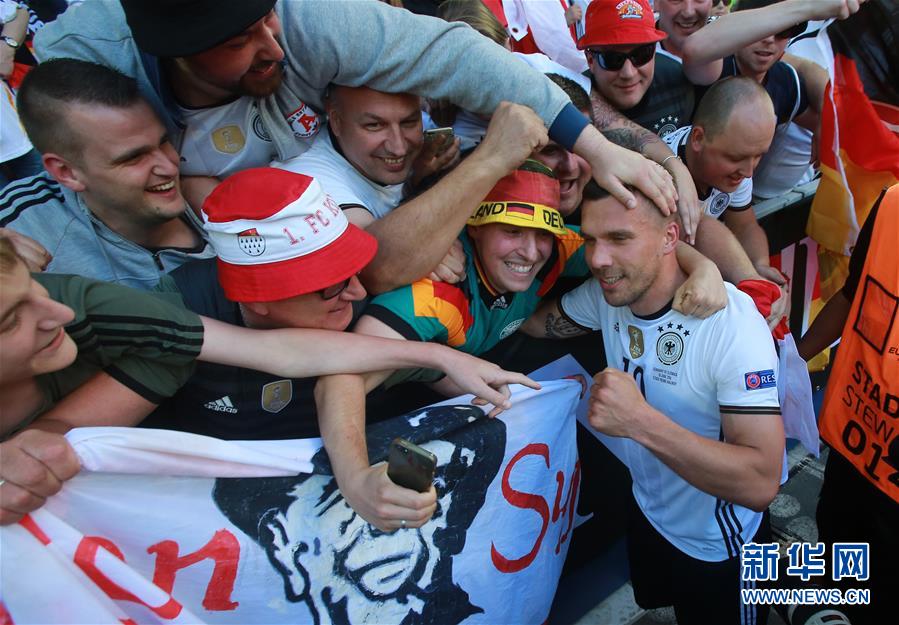 （欧锦赛）（8）足球&mdash;&mdash;八分之一决赛：德国胜斯洛伐克