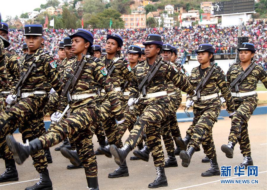 （国际）（2）马达加斯加举行独立56周年阅兵式