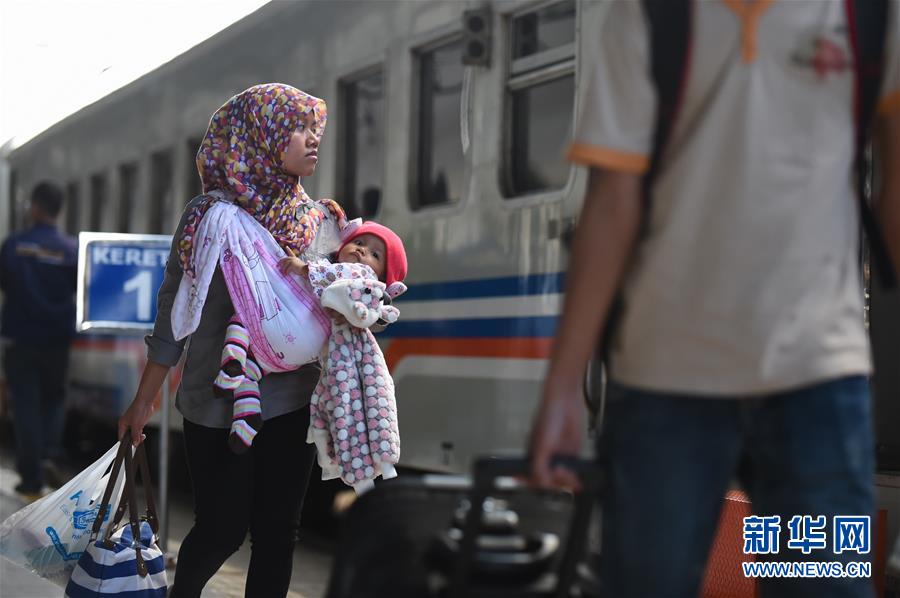 （国际）（4）印尼穆斯林开斋节前把家还
