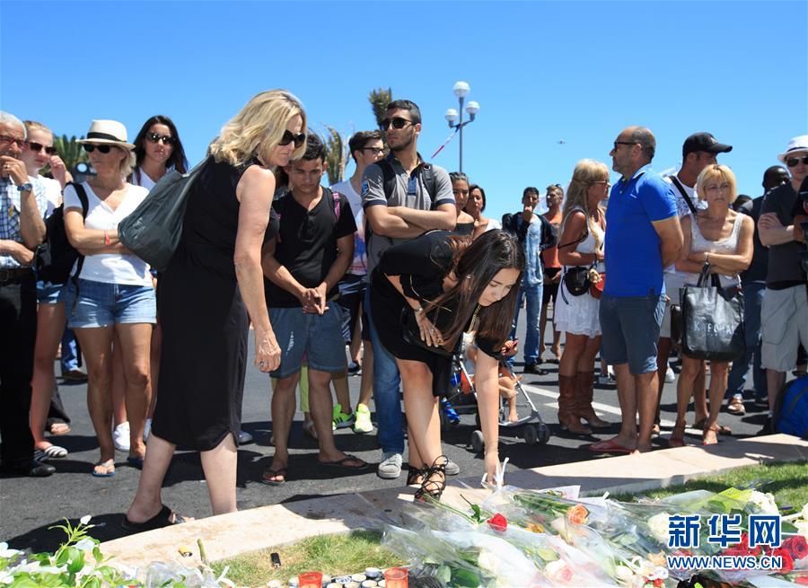 （国际）（2）法国宣布举行为期3天的全国哀悼