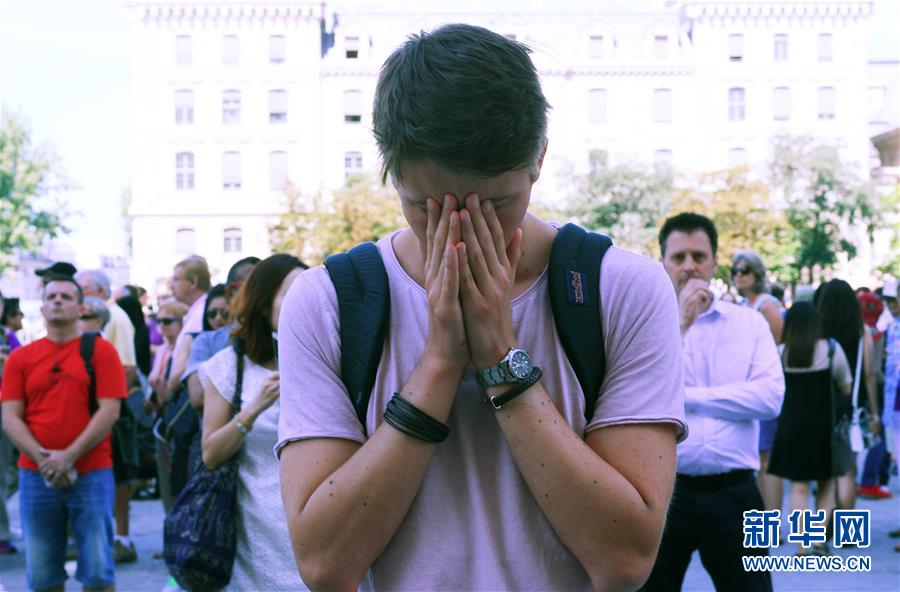 （国际）（1）法国全国默哀一分钟悼念尼斯恐袭案遇难者