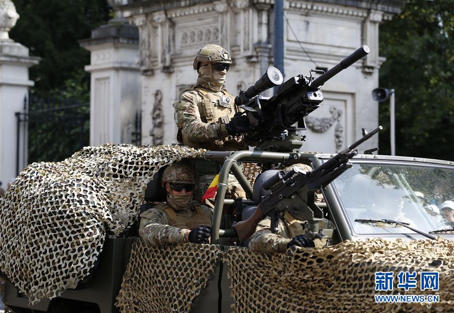 （国际）（2）比利时在严格安保下举行国庆阅兵