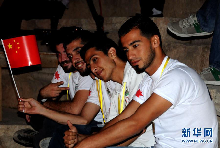 （新华网）（2）湖南青年舞蹈团在杰拉什文化艺术节上表演《东方舞韵》