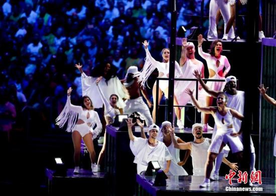 当地时间8月5日晚8时，2016里约奥运会开幕式在里约热内卢马拉卡纳体育场举行。图为开幕式现场进行的舞蹈表演。<a target='_blank' href='http://www.chinanews.com/' ><p align=