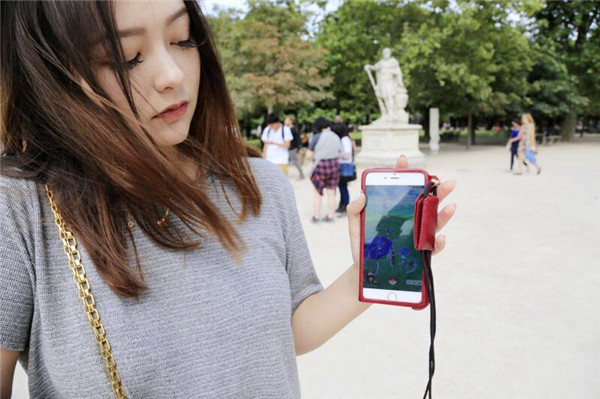 为了抓宠物小精灵pokmon 法国人也是拼了