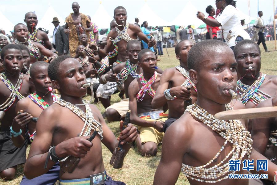 （国际&middot;图文互动）（5）割礼&mdash;&mdash;乌干达部落男孩的成人礼