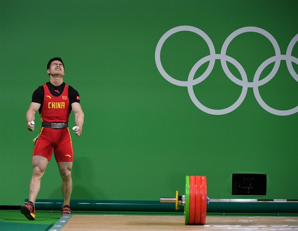 石智勇在赛后庆祝。