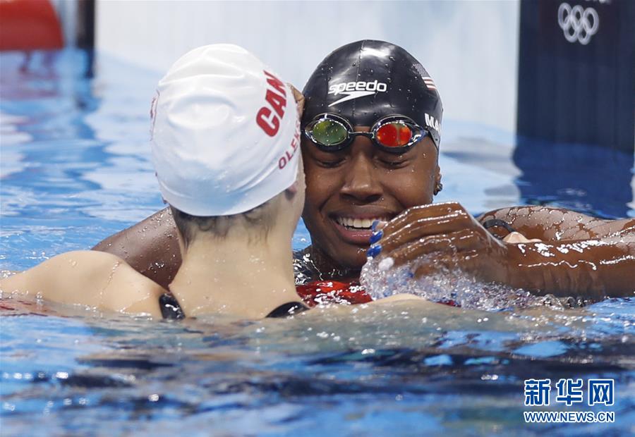 （里约奥运会&middot;夺冠一刻）（1）游泳&mdash;&mdash;女子100米自由泳决赛：美国选手与加拿大选手并列夺冠