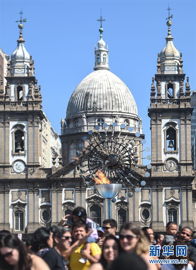（里约奥运会&middot;图片故事）（4）&ldquo;人民圣火台&rdquo;拉近奥运与民众