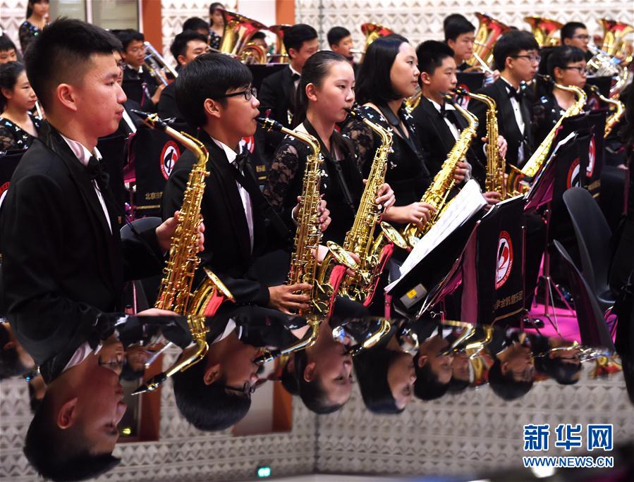北京中学生金帆管乐团献艺安徒生国际文化艺术节(高清组图)
