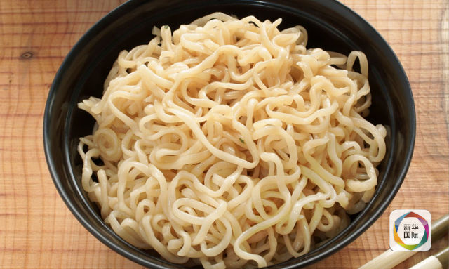 美政府减预算殃及监狱伙食 泡面成最硬通货