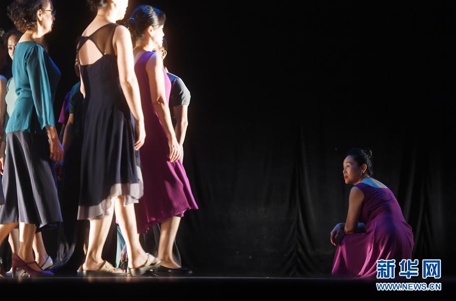 （图片故事）（5）&ldquo;大妈&rdquo;舞者