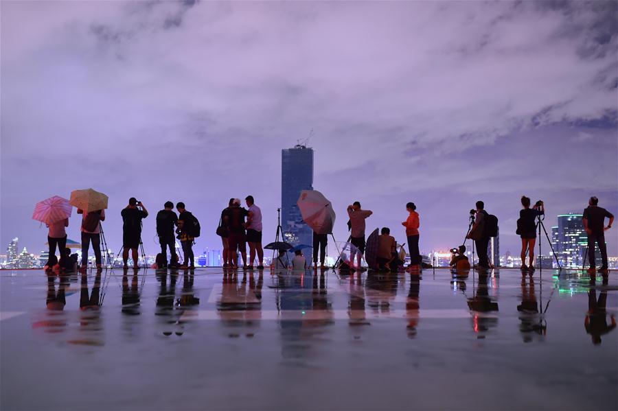 （国际）（5）泰国新第一高楼竣工 举行灯光秀