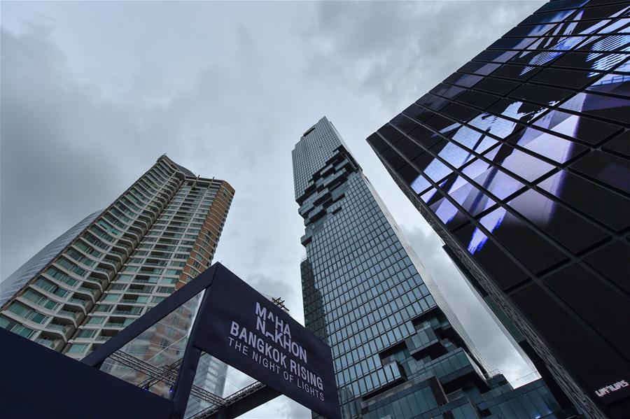 （国际）（3）泰国新第一高楼竣工 举行灯光秀