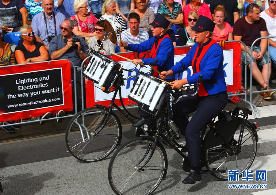 （XHDW）（3）自行车上的乐队