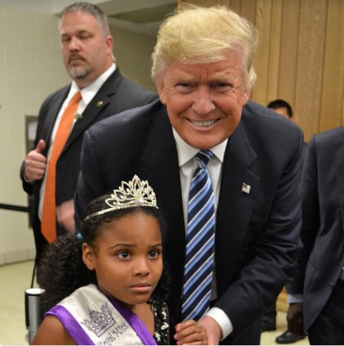 女孩见奥巴马和特朗普反差合照 网络疯传