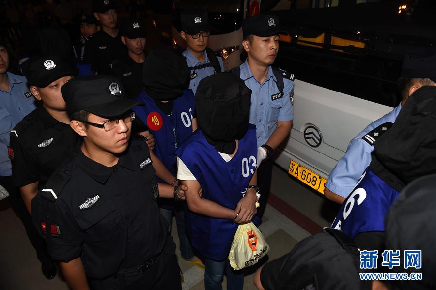 (法制)(4)63名电信网络诈骗犯罪嫌疑人从柬埔寨被押解回国