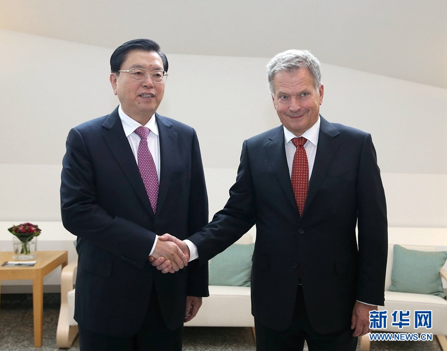 9月22日至24日，应芬兰议长洛赫拉邀请，全国人大常委会委员长张德江对芬兰进行正式友好访问。这是9月23日，张德江在赫尔辛基会见芬兰总统尼尼斯特。新华社记者马占成摄