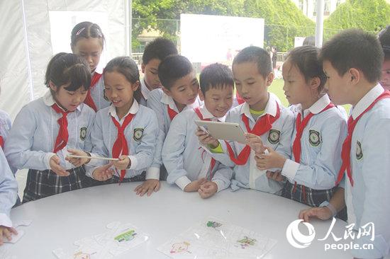 成都儿童参与体验全国儿童食品安全移动体验营