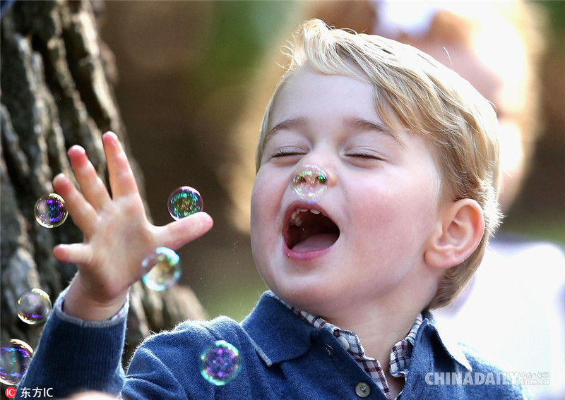 英国威廉王子夫妇访问加拿大 小王子小公主亮相儿童茶话会