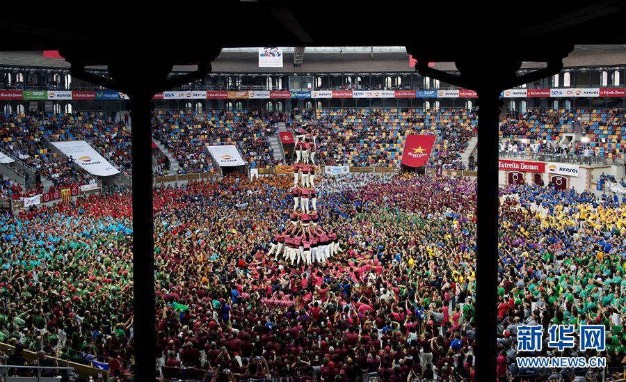 （国际）（1）中国人塔队参加西班牙&ldquo;叠人塔&rdquo;比赛